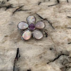 Lia Sophia Jewelry - ❤️ 5/$25 Lia Sophia pin flower mother of pearl Lia Sophia Jewelry - ❤️ 5/$25 Lia Sophia pin flower mother of pearl